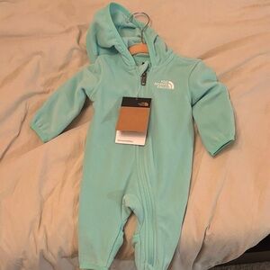 NEVER WORN!!!!!! The North Face Baby Bunting One Piece - Bright Foam